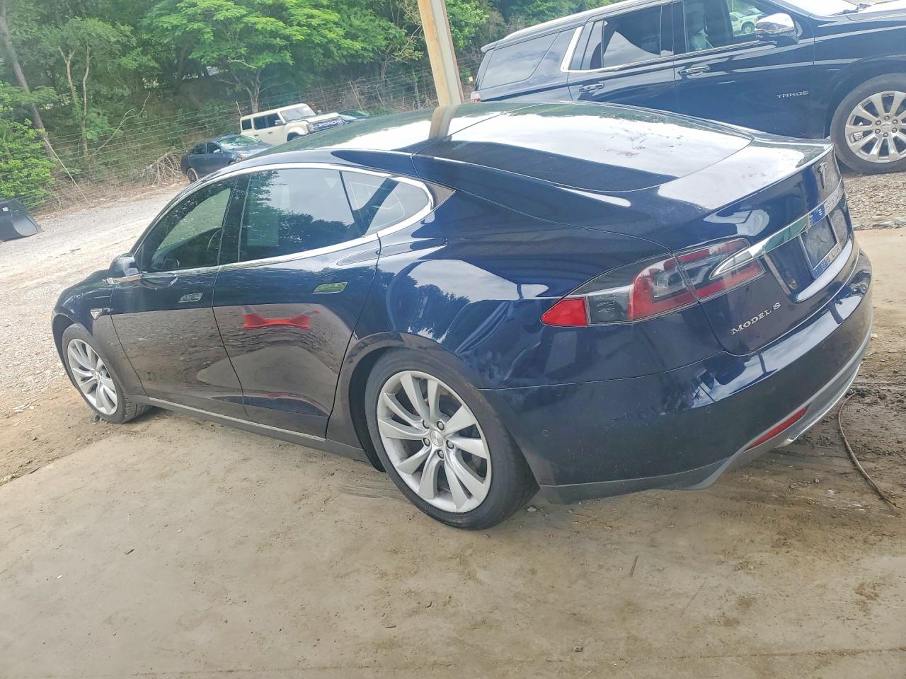 2014 Tesla Model S Синий vin: 5YJSA1H10EFP60852