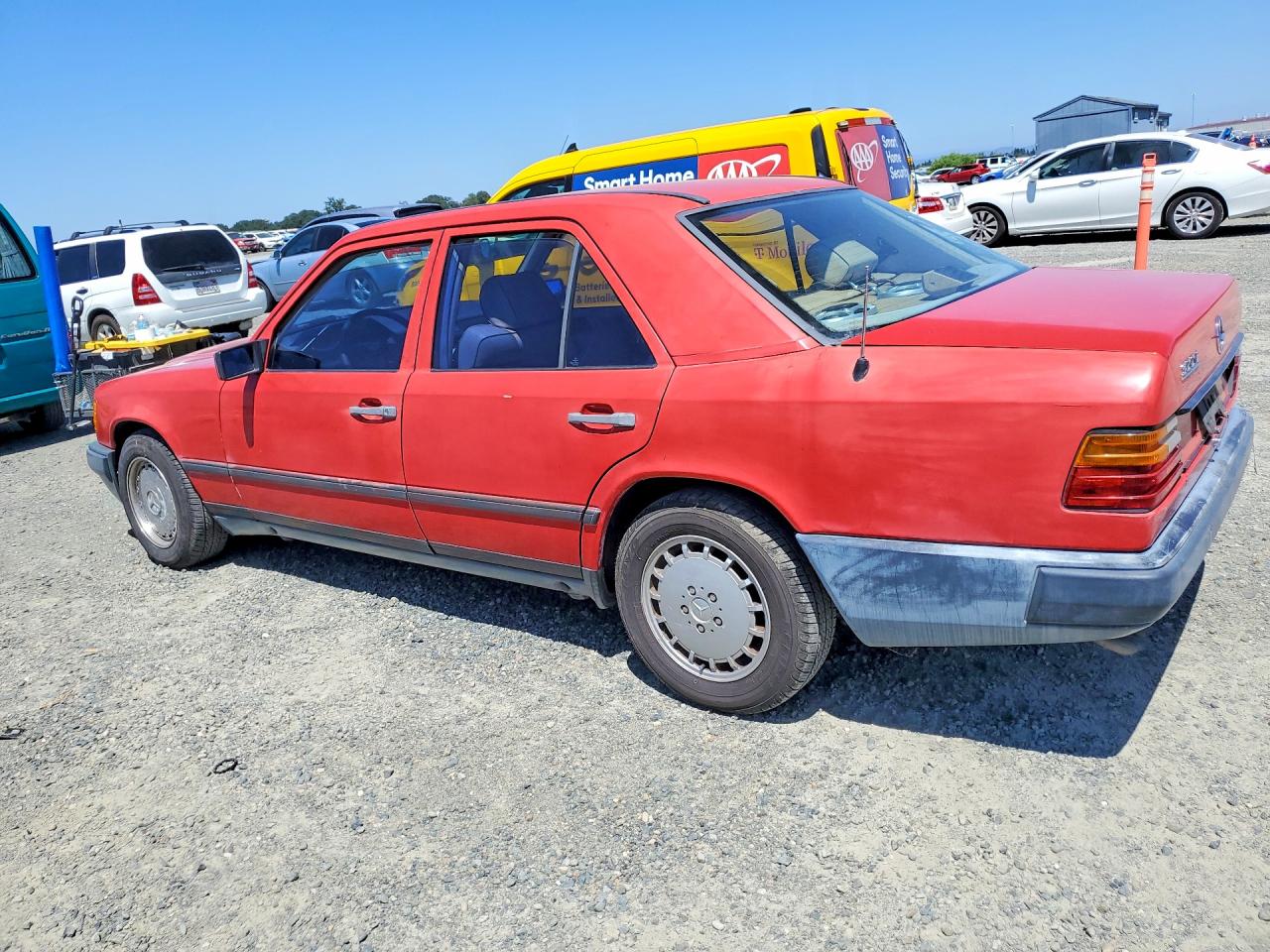 1989 Mercedes-benz 300 E Красный vin: WDBEA30D6KA886795