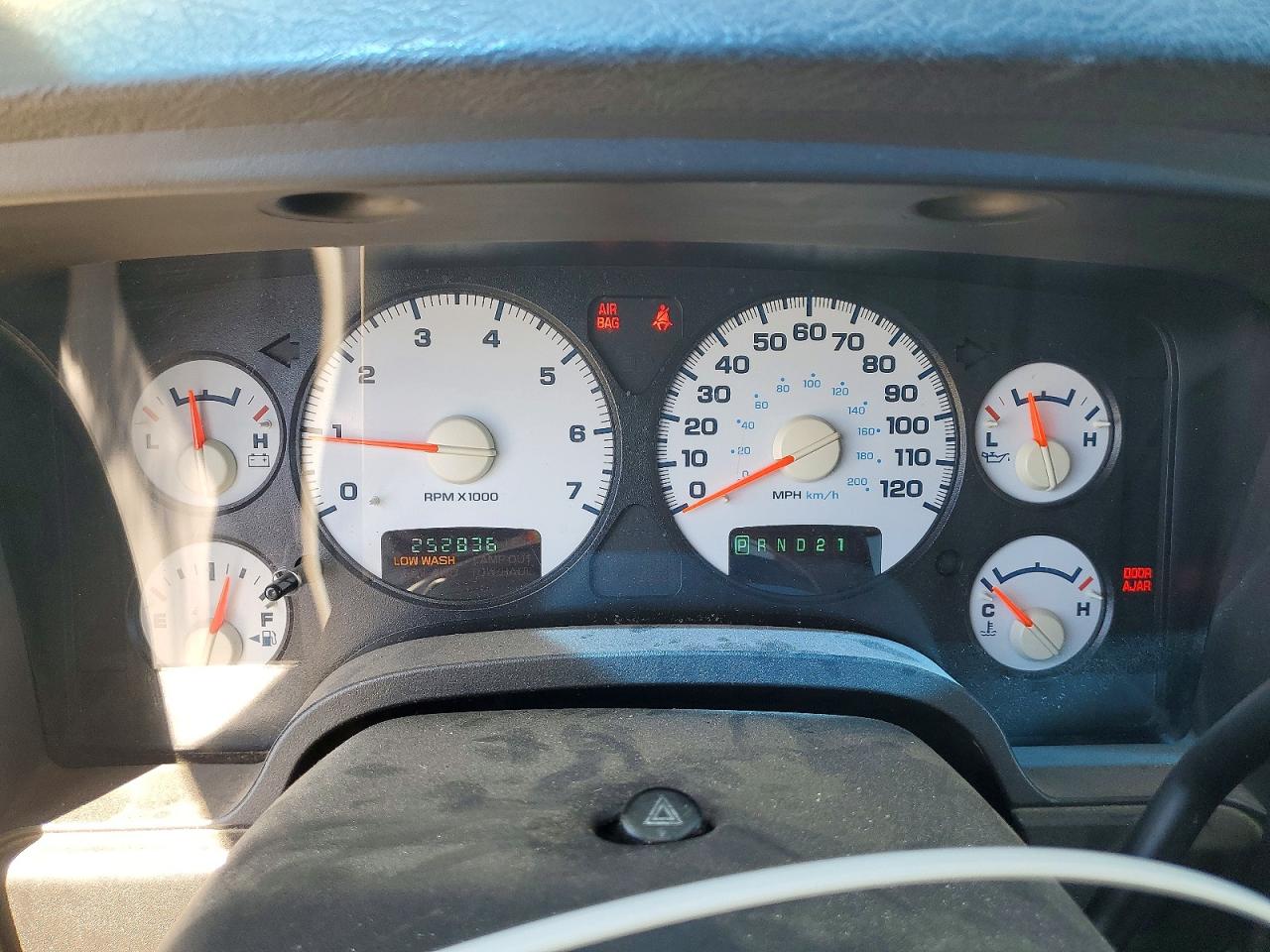 2005 Dodge Ram 1500 St White vin: 1D7HA18N25S174191