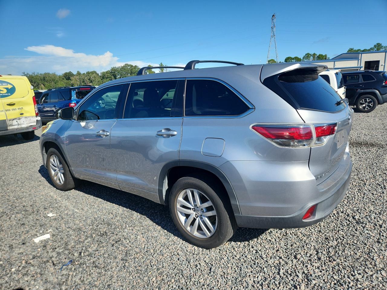 2014 Toyota Highlander Le Silver vin: 5TDZARFH4ES007138