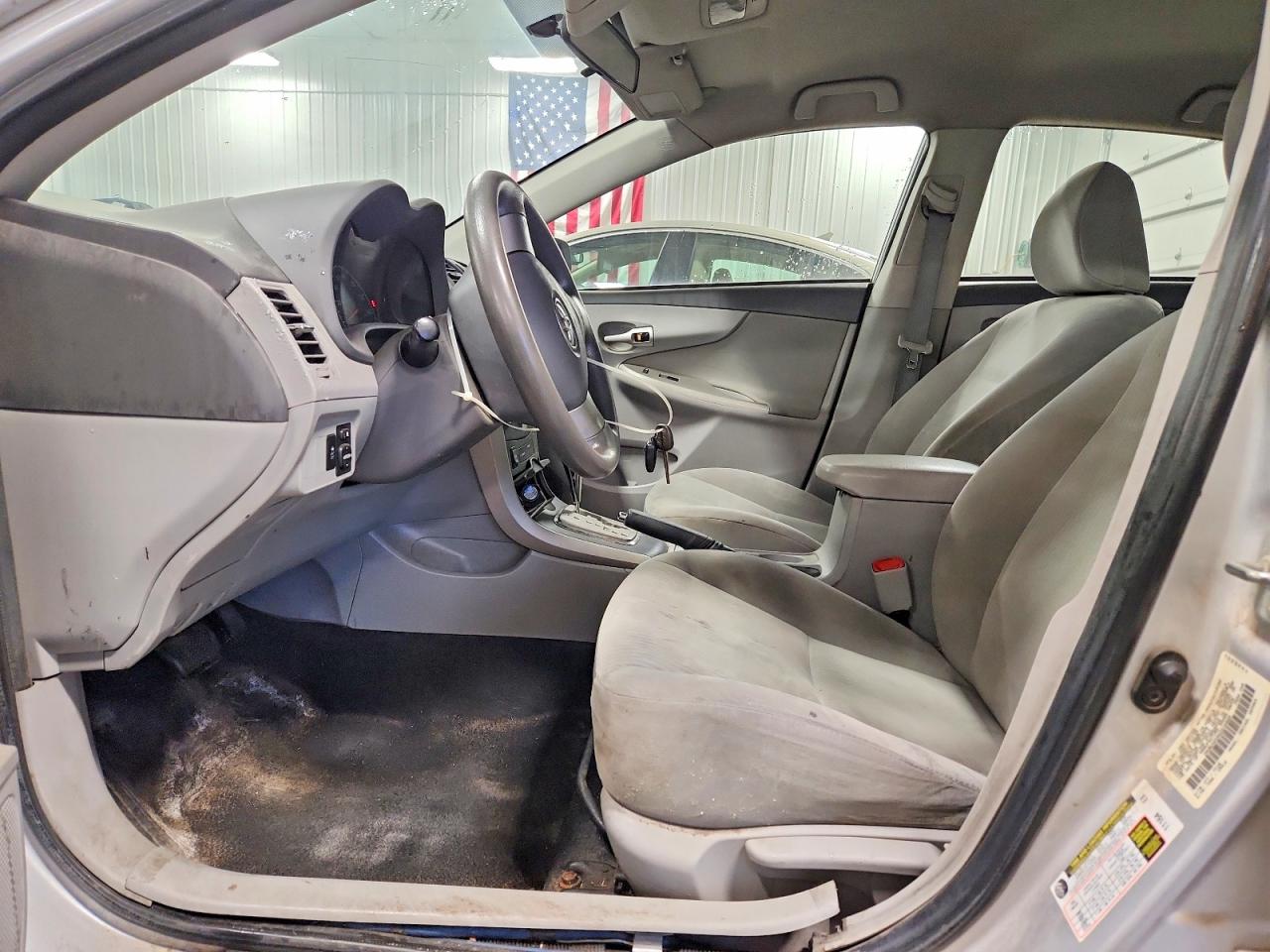 2010 Toyota Corolla Le Silver vin: 1NXBU4EE9AZ216928