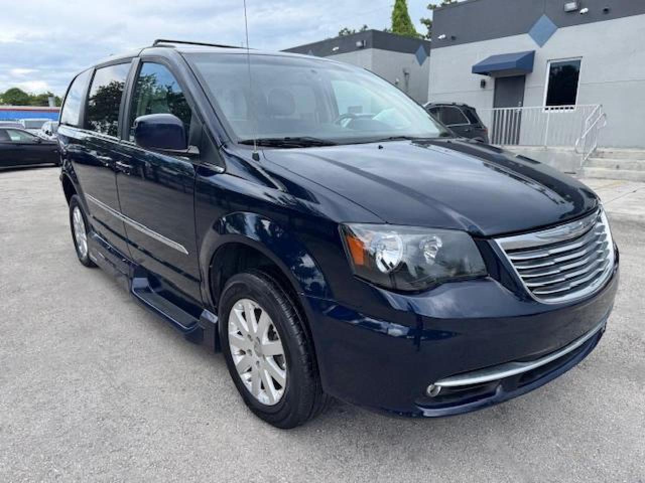 2014 Chrysler Town & Country Touring Blue vin: 2C4RC1BG7ER271083