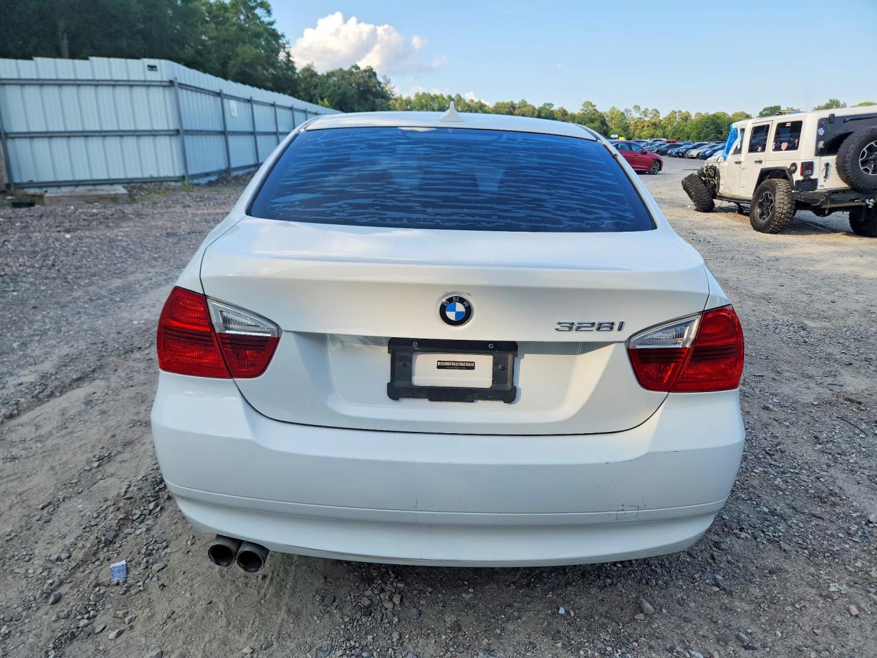 2008 Bmw 328 I Белый vin: WBAVA33588P141846