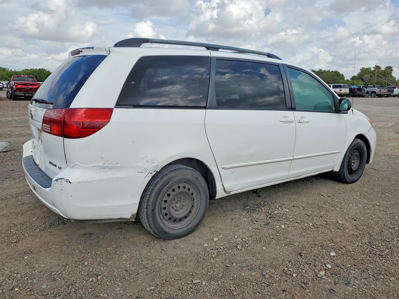 2005 Toyota Sienna Le 8 Passenger White vin: 5TDZA23C65S313113