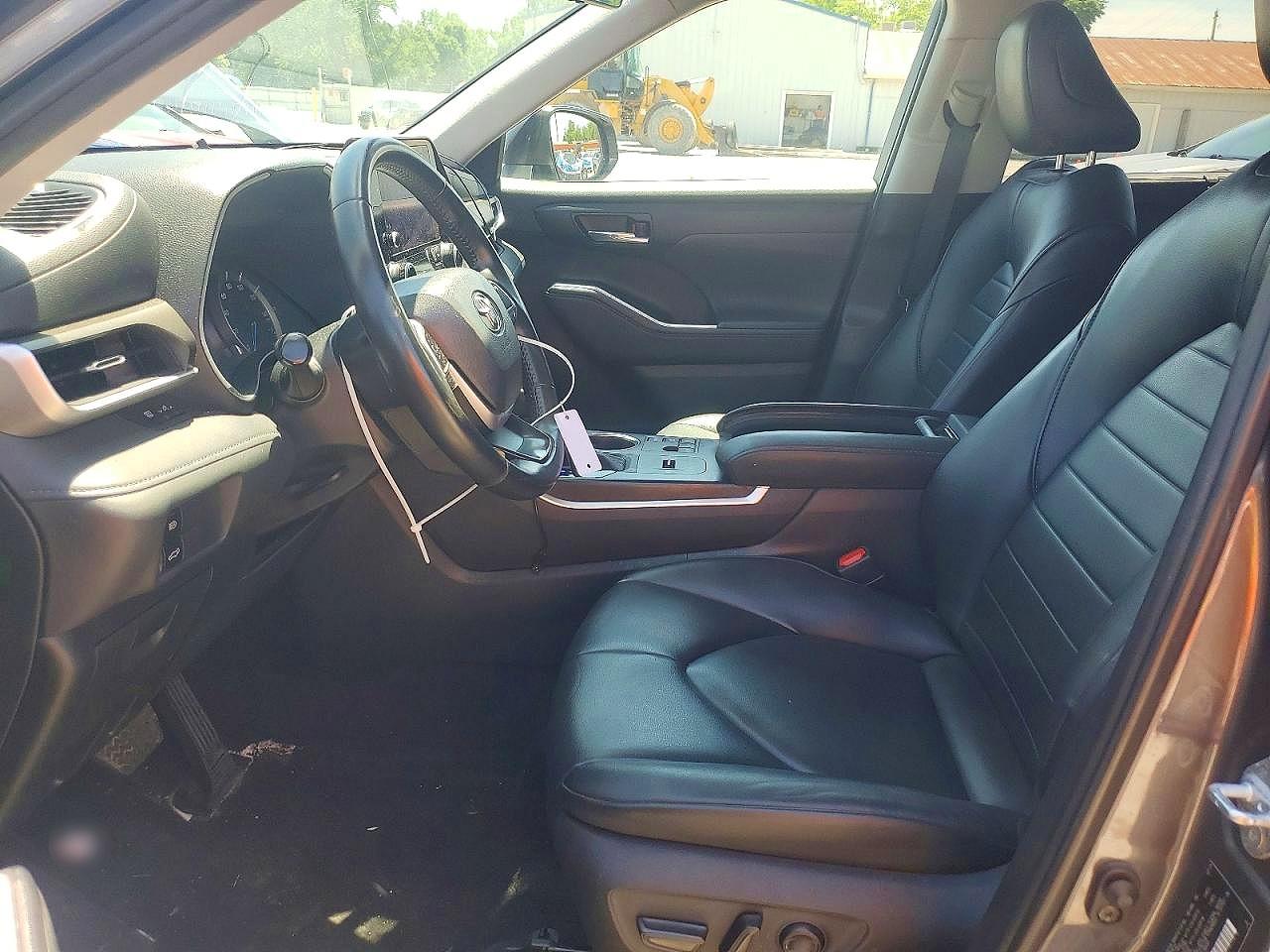 2024 Toyota Highlander Hybrid Xle Серый vin: 5TDKBRCH6RS141416