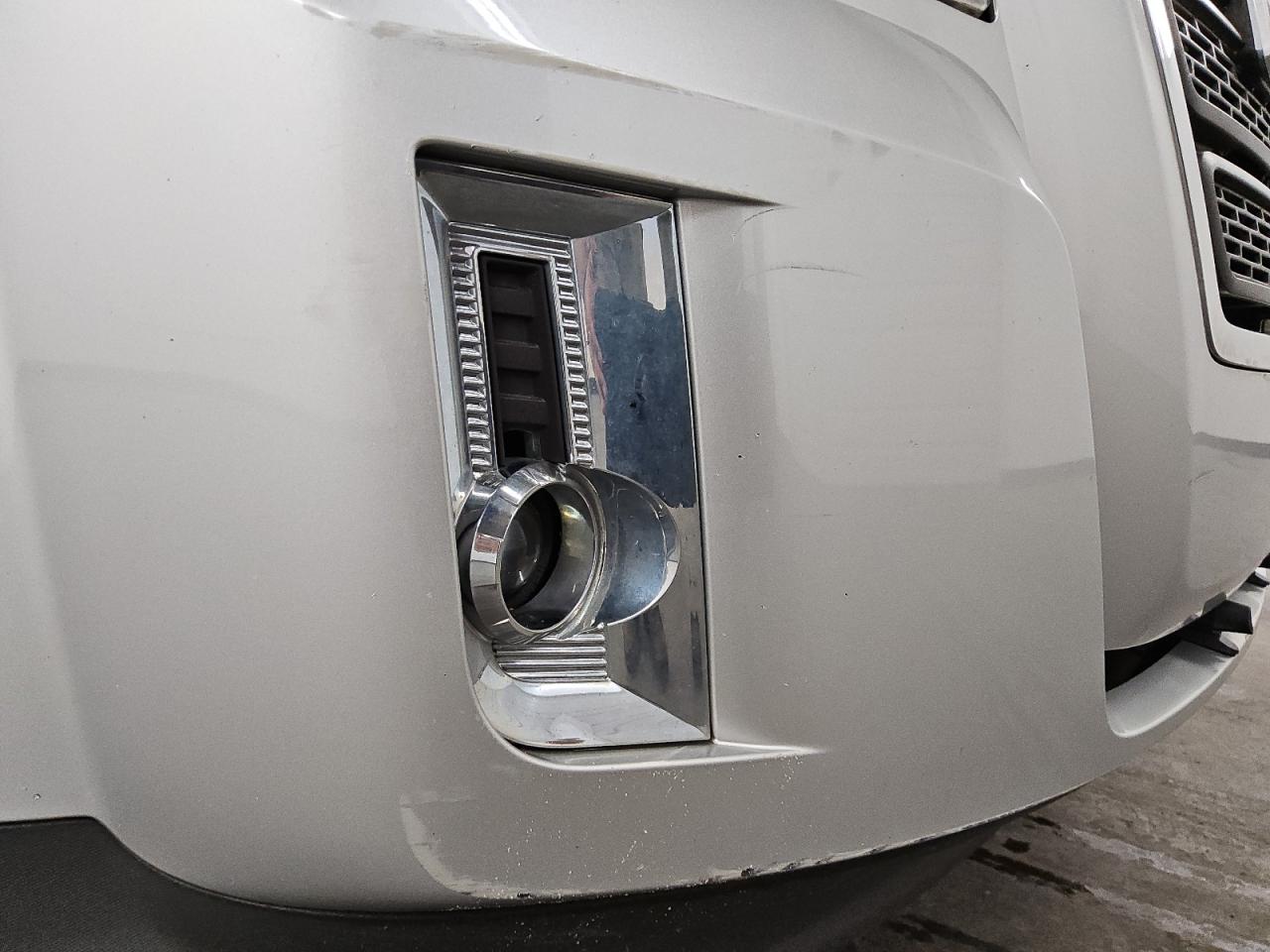 2014 Gmc Terrain Sle Silver vin: 2GKALREK3E6297942 Damage: Front Bumper, Heavy Scratch, 1 To 2 Inches