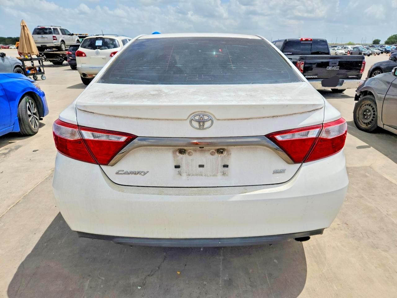 2015 Toyota Camry Se White vin: 4T1BF1FK6FU006811