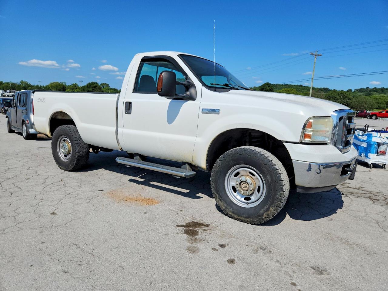 2005 Ford F250 Super Duty White vin: 1FTNF21515EA21072