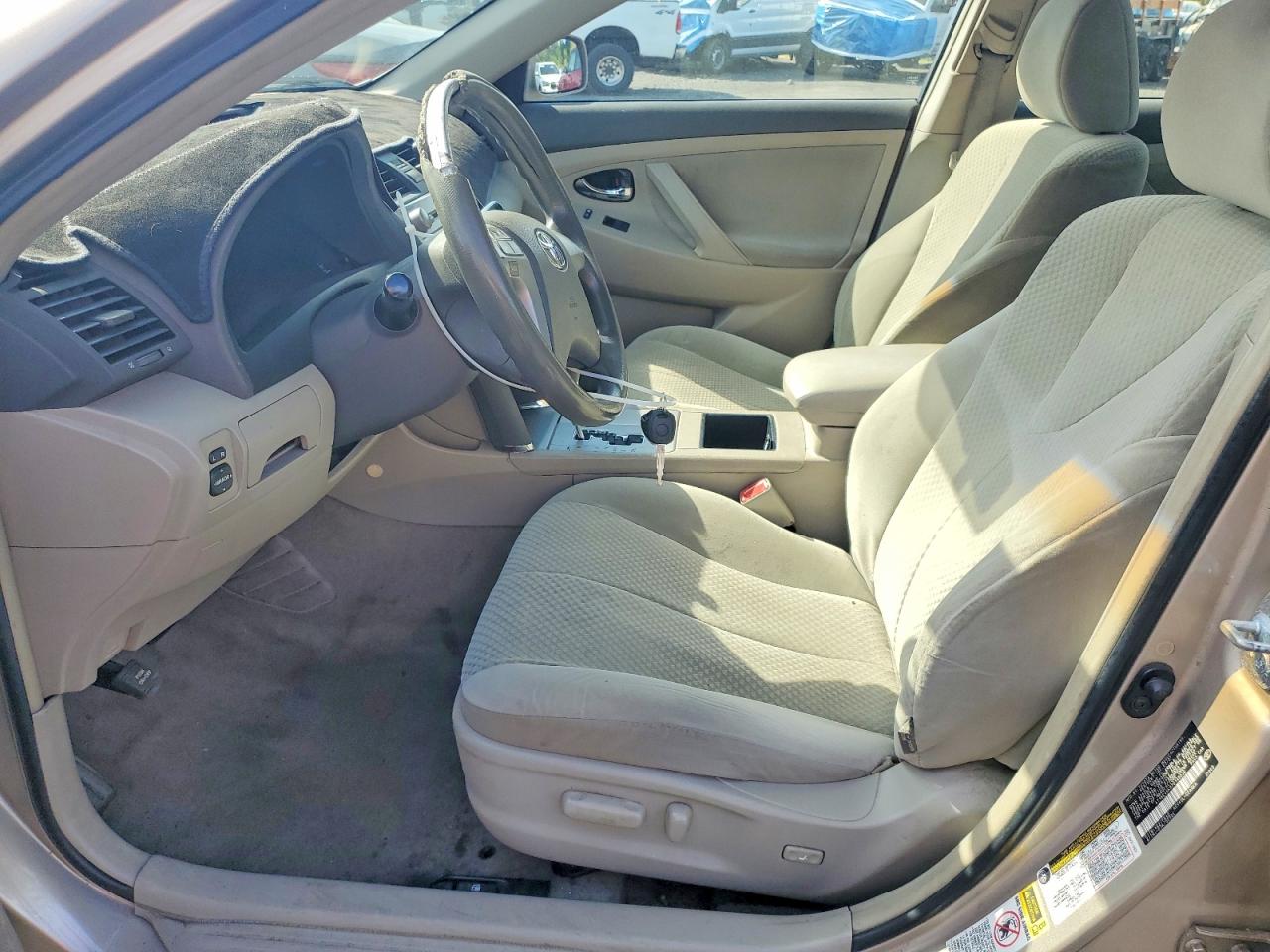 2007 Toyota Camry Le Gold vin: 4T1BE46K87U145036
