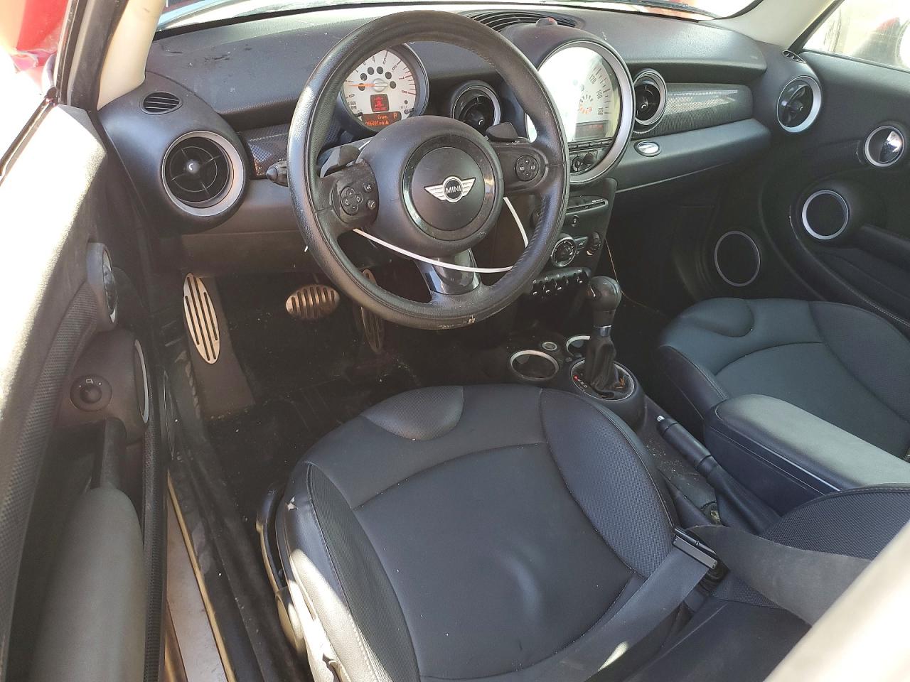 2012 Mini Cooper S Red vin: WMWSV3C57CT385513