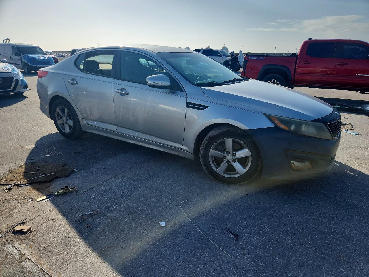 2015 Kia Optima Lx Серебряный vin: 5XXGM4A72FG354051