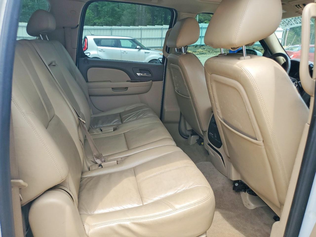 2010 Gmc Yukon Xl K1500 Slt White vin: 1GKUKKE37AR238455