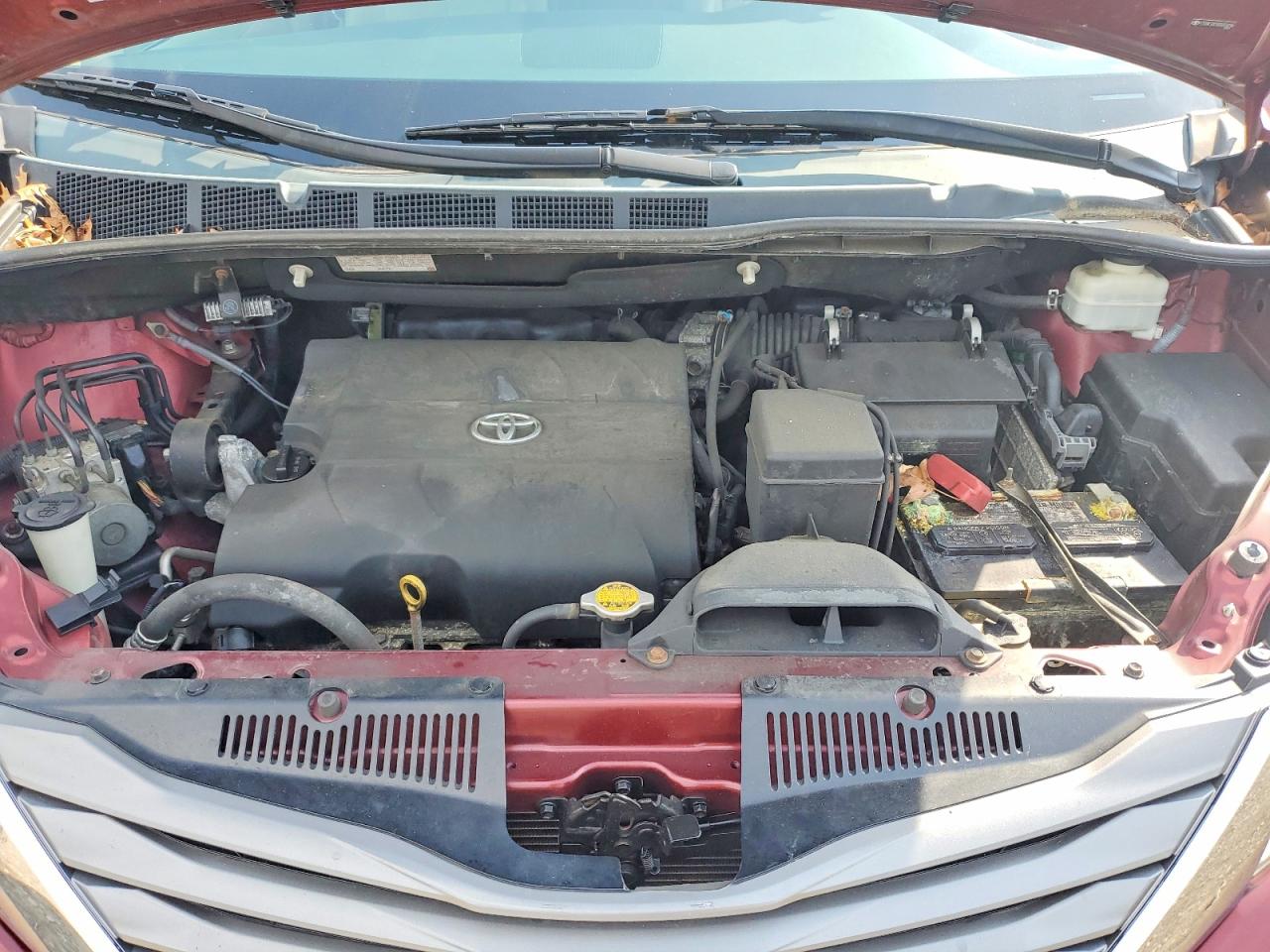 2013 Toyota Sienna Xle 7-passenger Maroon vin: 5TDDK3DC0DS059294