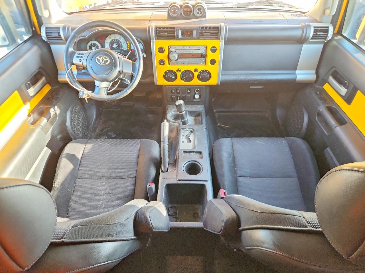 2008 Toyota Fj Cruiser Base Yellow vin: JTEZU11F18K005031