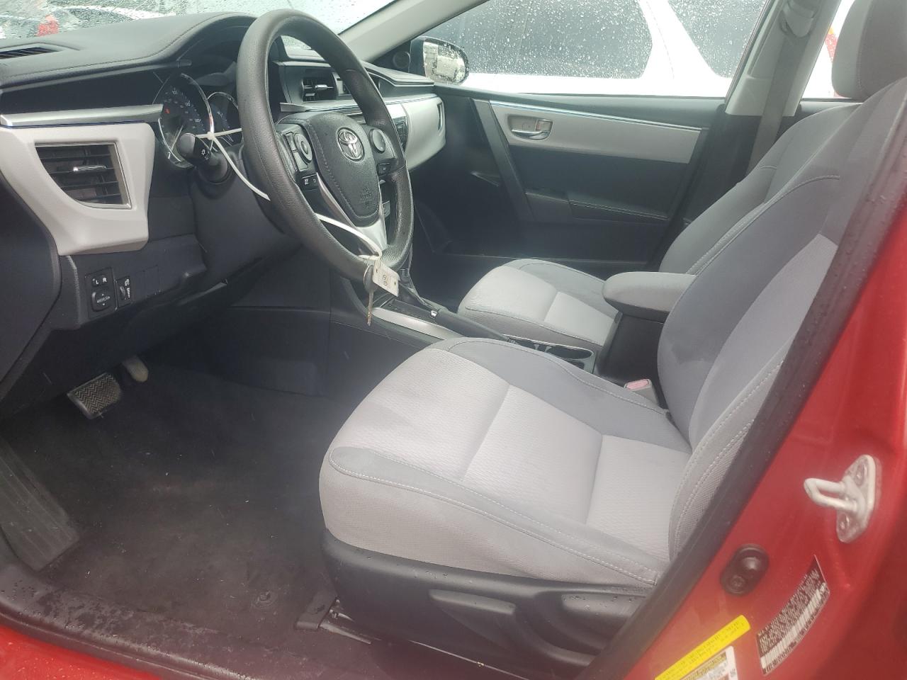 2015 Toyota Corolla Le Red vin: 5YFBURHE7FP257804