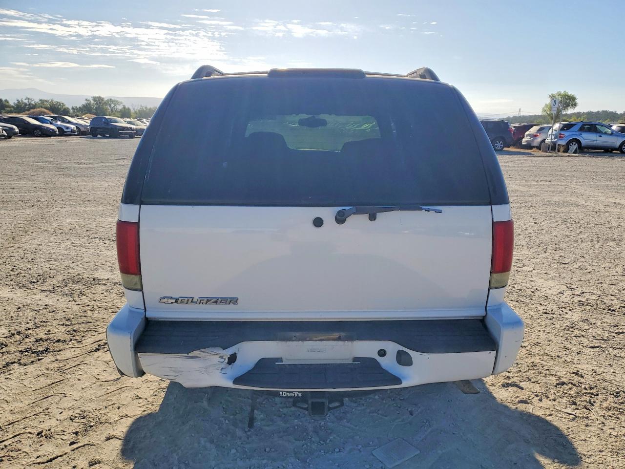 2004 Chevrolet Blazer Белый vin: 1GNCS13X54K105222