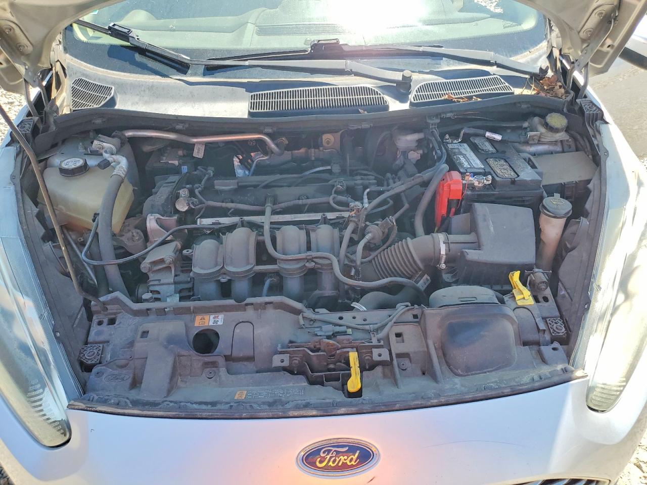 2014 Ford Fiesta S Silver vin: 3FADP4TJ3EM221319