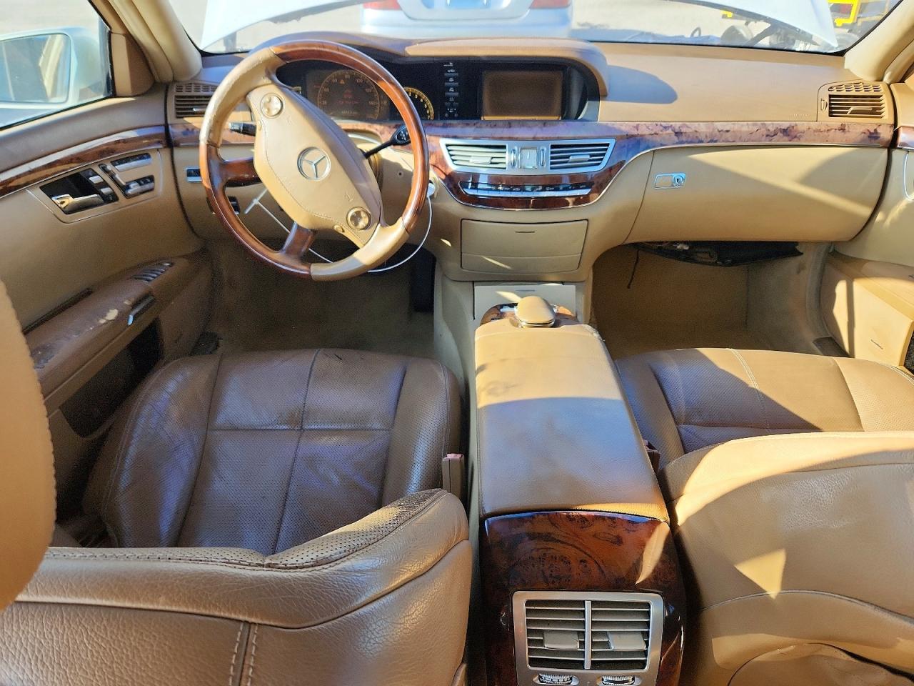 2008 Mercedes-benz S 550 White vin: WDDNG71X68A225122