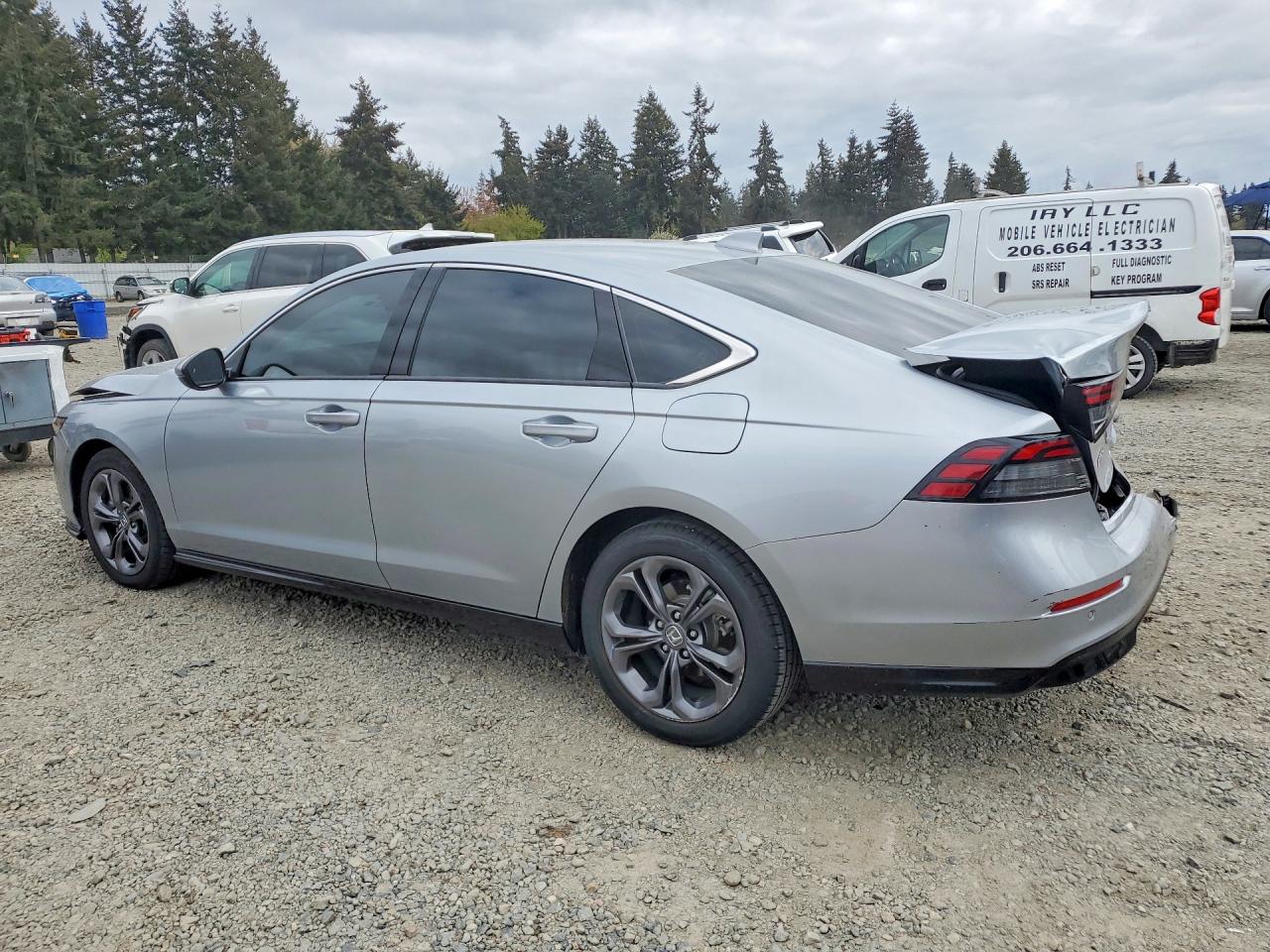 2025 Honda Accord Hybrid Exl Silver vin: 1HGCY2F67SA018037