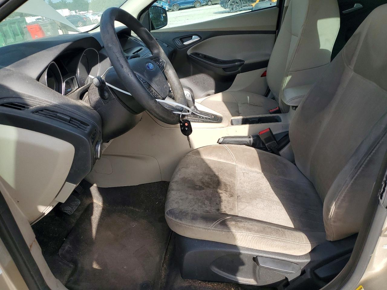 2017 Ford Focus Se Tan vin: 1FADP3K26HL241963