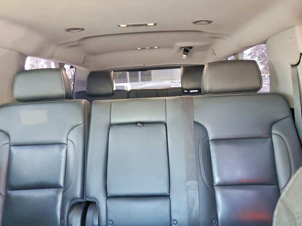 2019 Chevrolet Suburban K1500 Lt Черный vin: 1GNSKHKC6KR143937