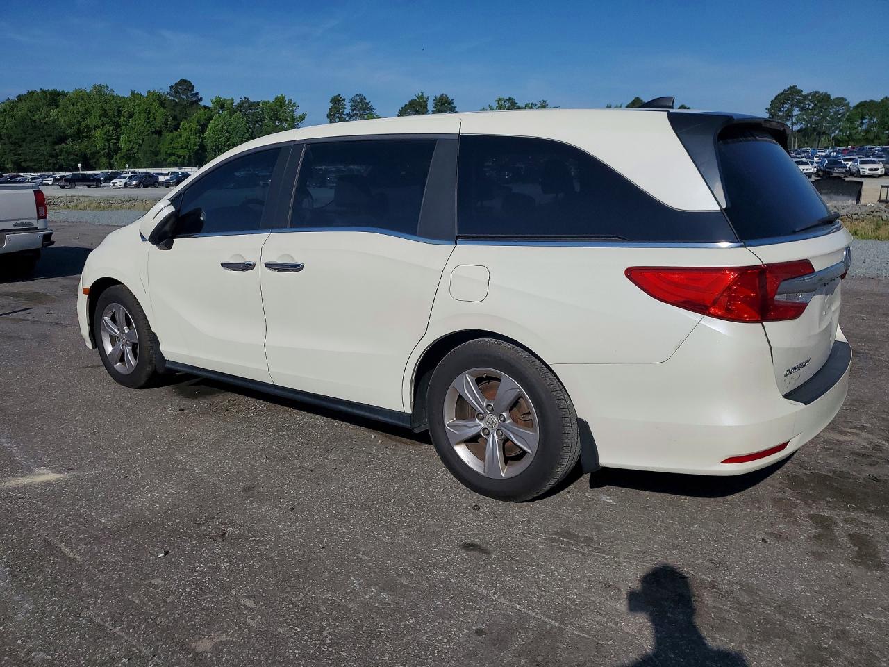 2018 Honda Odyssey Ex White vin: 5FNRL6H54JB065731
