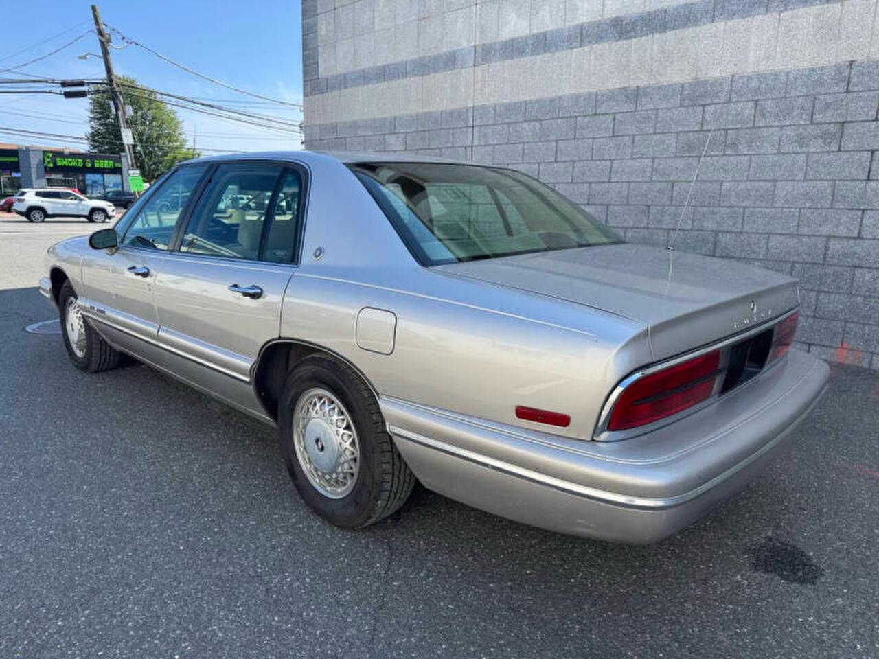1996 Buick Park Avenue Tan vin: 1G4CW52K8TH619048