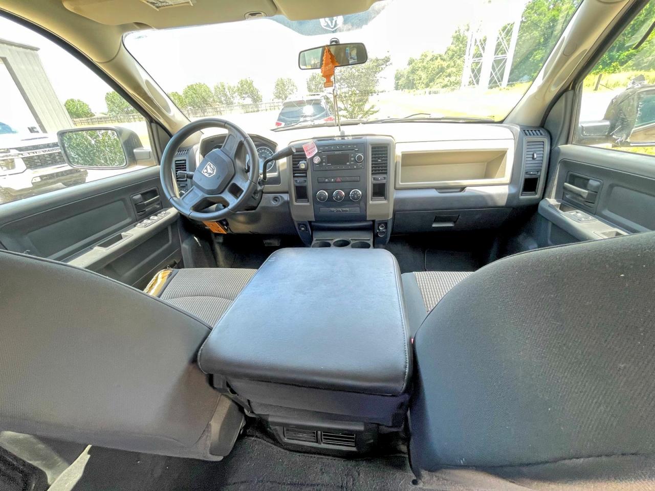 2011 Dodge Ram 1500 Gold vin: 1D7RB1CT5BS654146