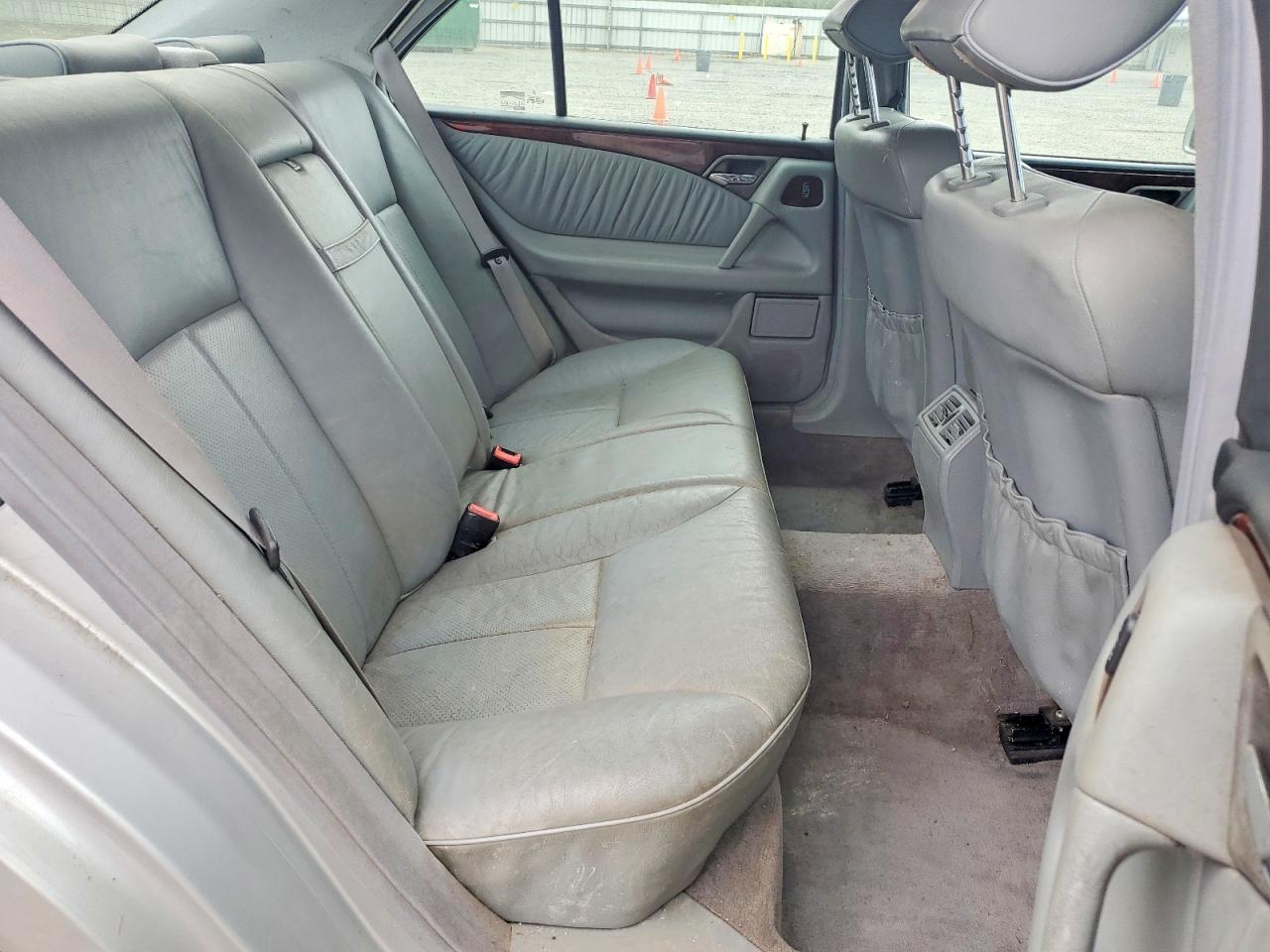 1999 Mercedes-benz E 320 4matic Silver vin: WDBJF82H4XX018540