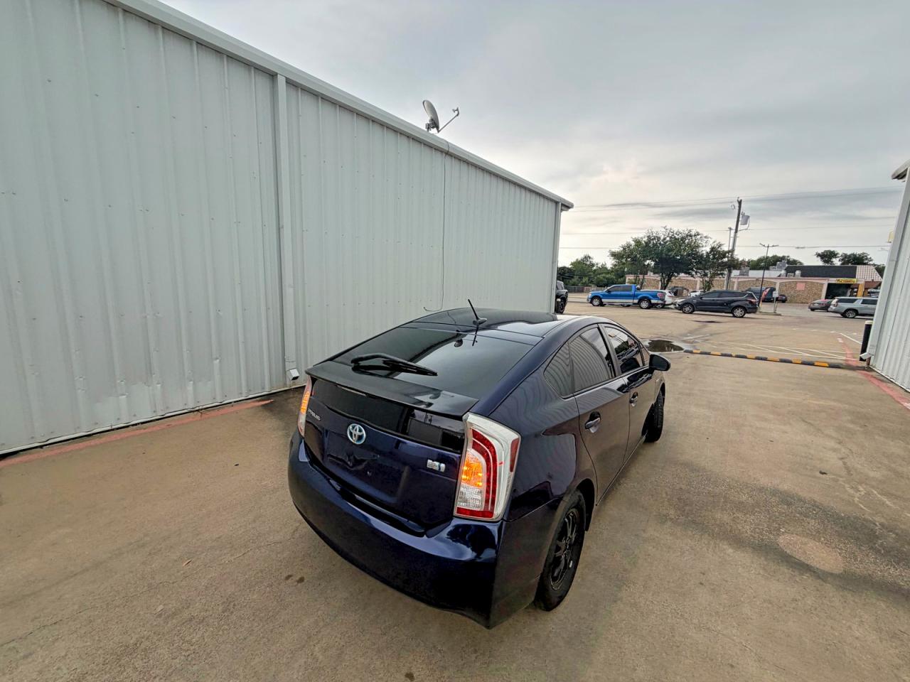 2015 Toyota Prius One Blue vin: JTDKN3DU8F0427525