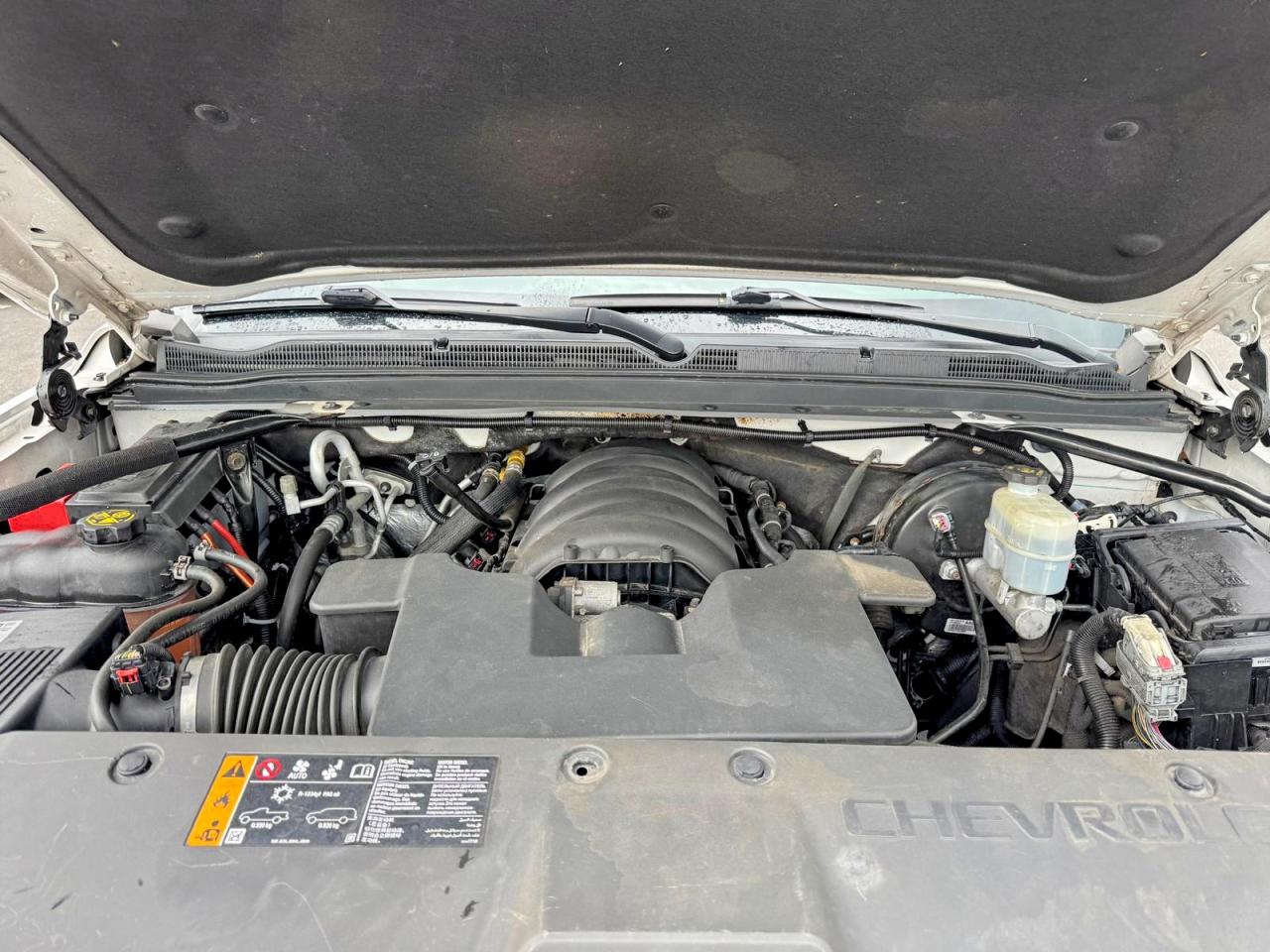 2019 Chevrolet Suburban K1500 Lt Белый vin: 1GNSKHKC1KR273818