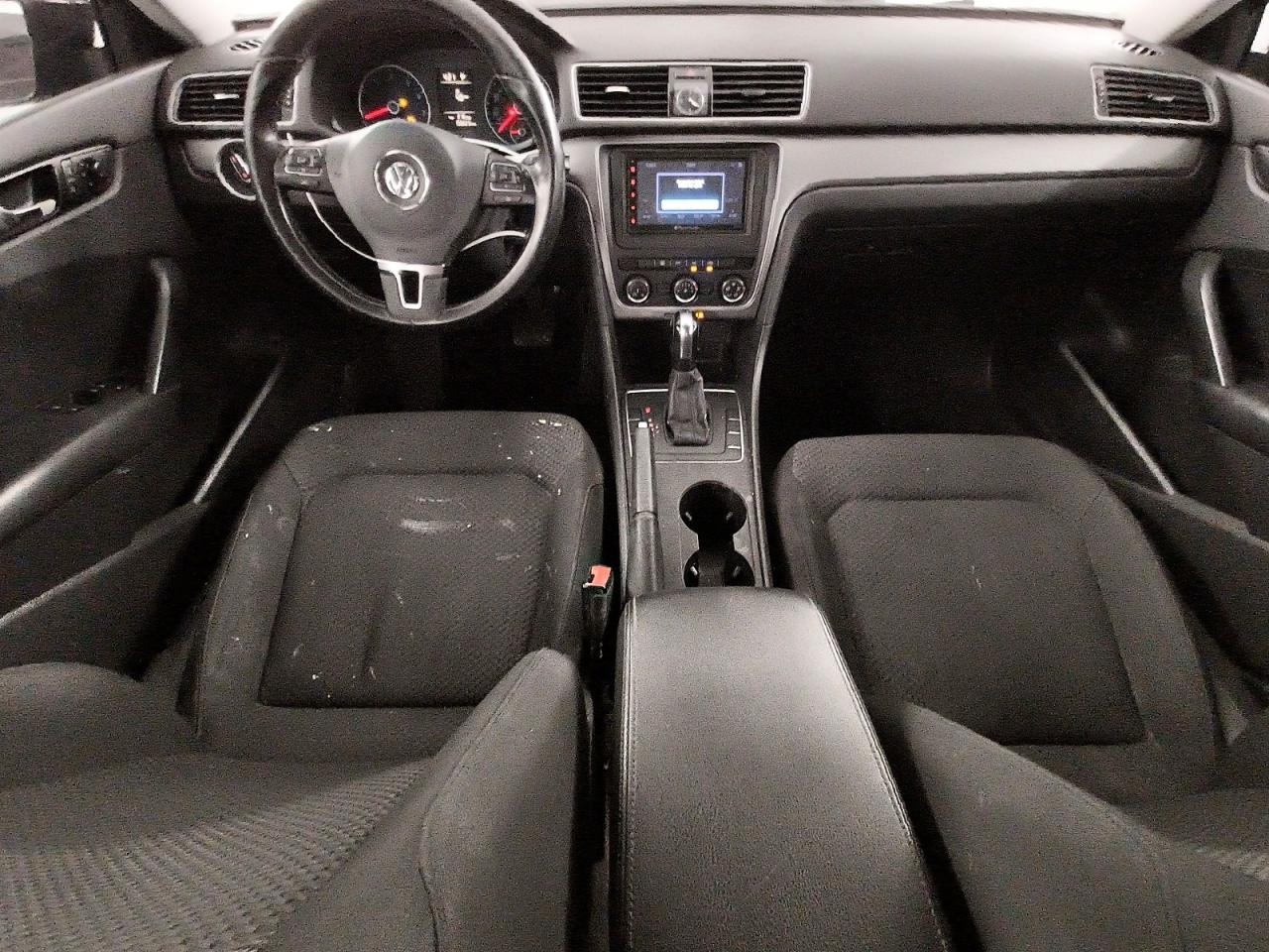2013 Volkswagen Passat S Burgundy vin: 1VWAP7A39DC052052