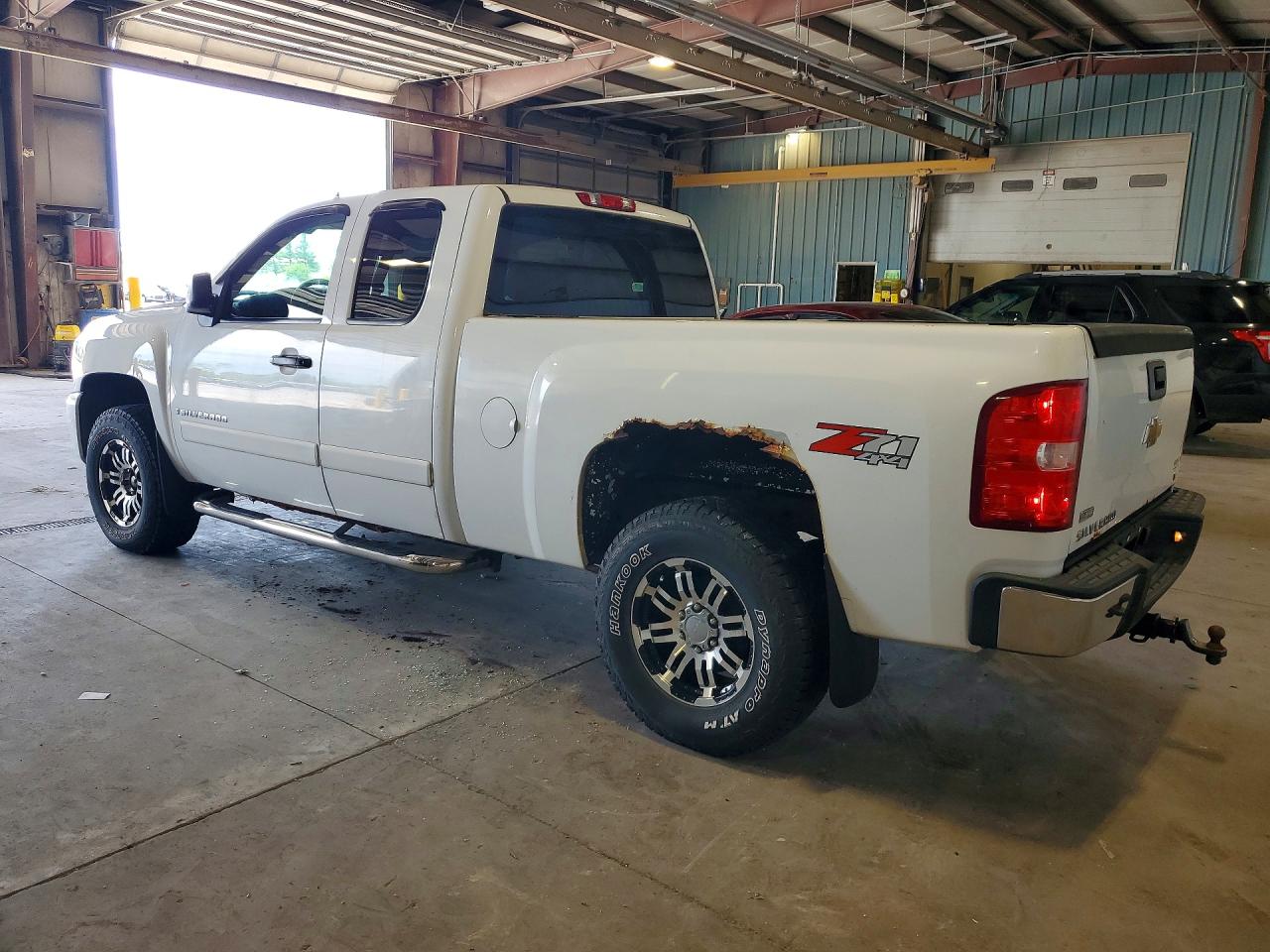 2007 Chevrolet Silverado K1500 Белый vin: 1GCEK19067Z611990