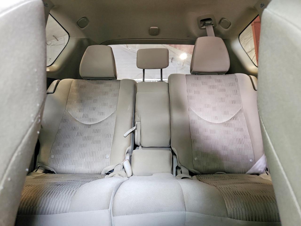 2011 Toyota Rav4 Base Tan vin: 2T3BF4DV0BW161760