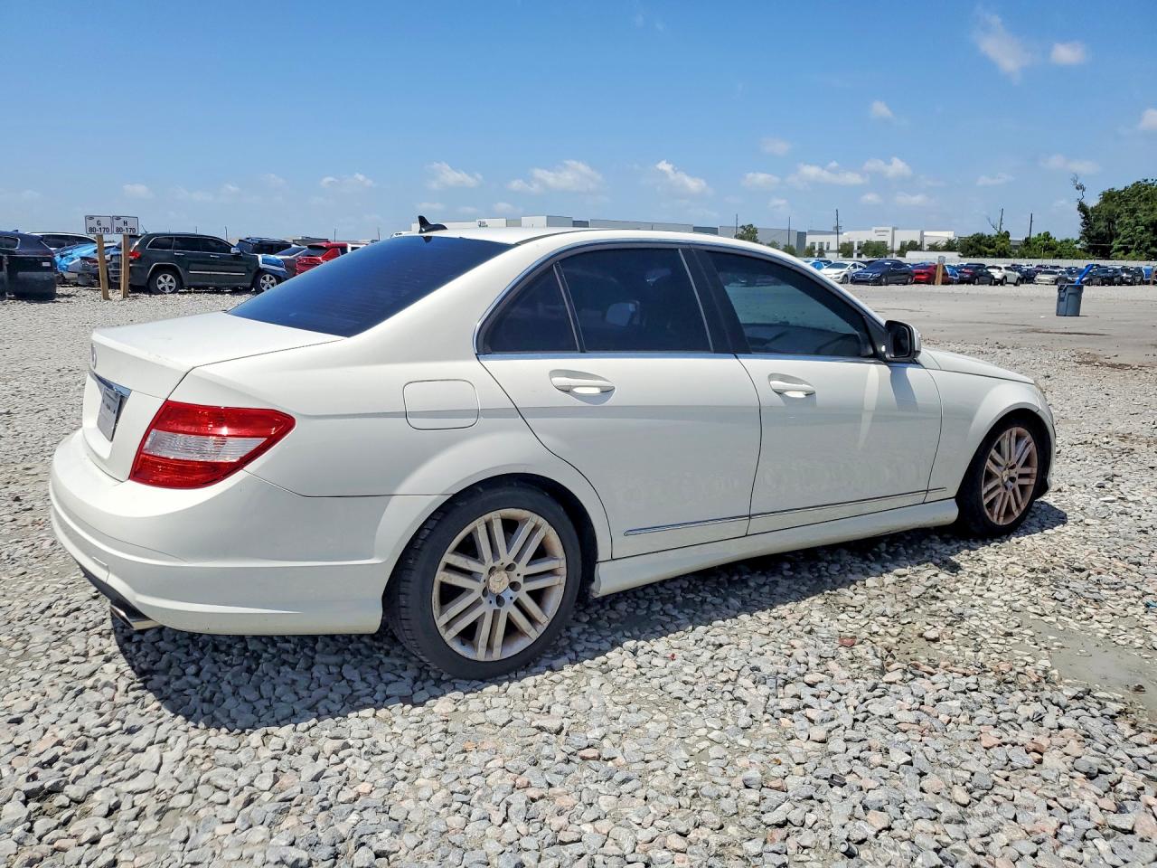 2009 Mercedes-benz C 300 4matic White vin: WDDGF81X49R065262
