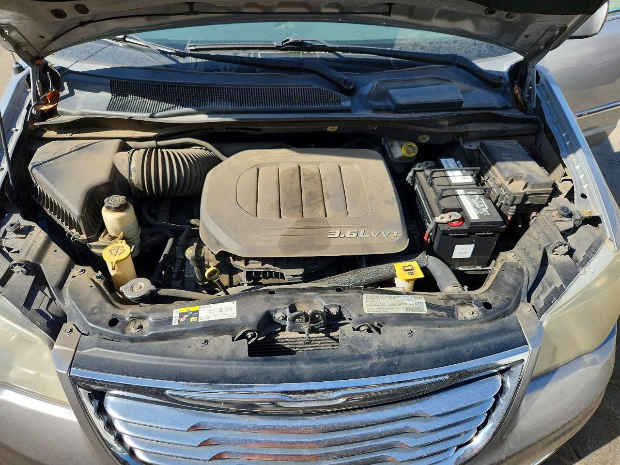 2013 Chrysler Town & Country Touring Серебряный vin: 2C4RC1BG3DR630072