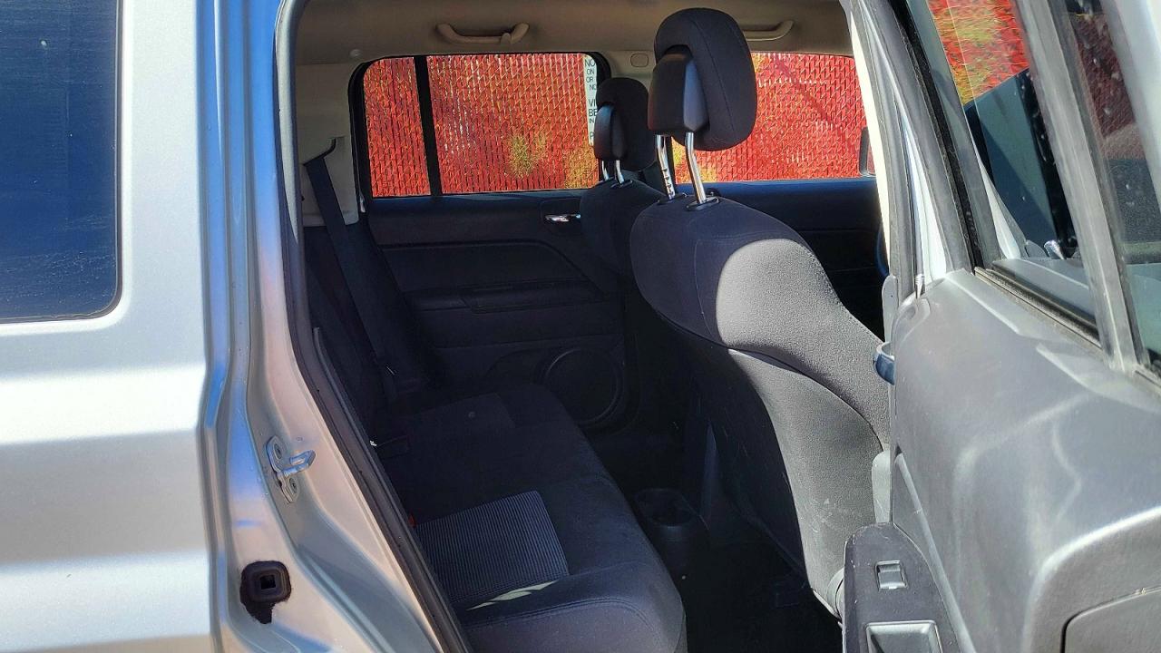 2011 Jeep Patriot Base Серебряный vin: 1J4NT1GBXBD165750