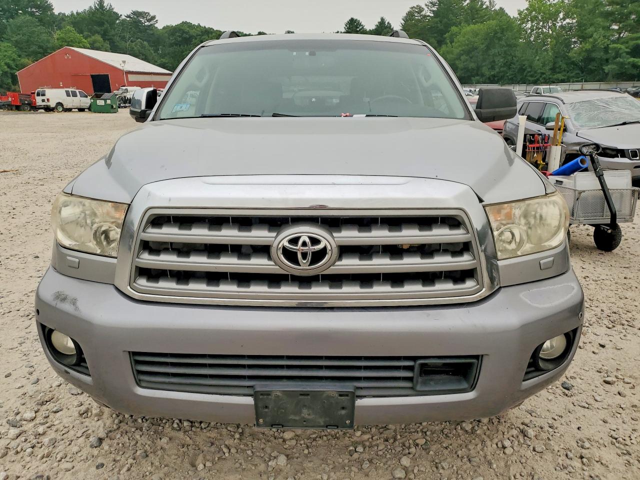 2011 Toyota Sequoia Platinum Silver vin: 5TDDY5G18BS049968