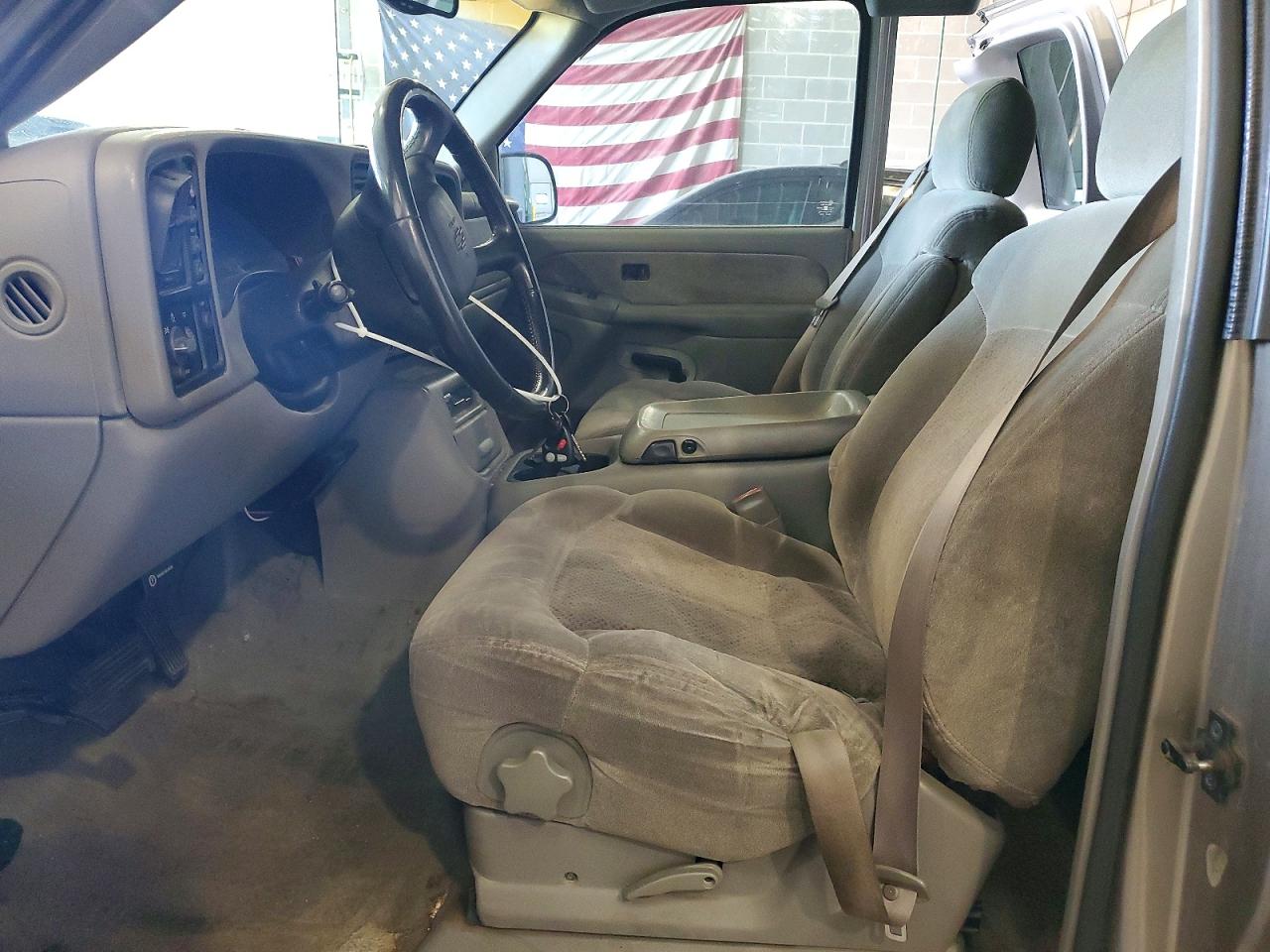2000 Chevrolet Silverado K1500 Silver vin: 1GCEK19T6YE266155