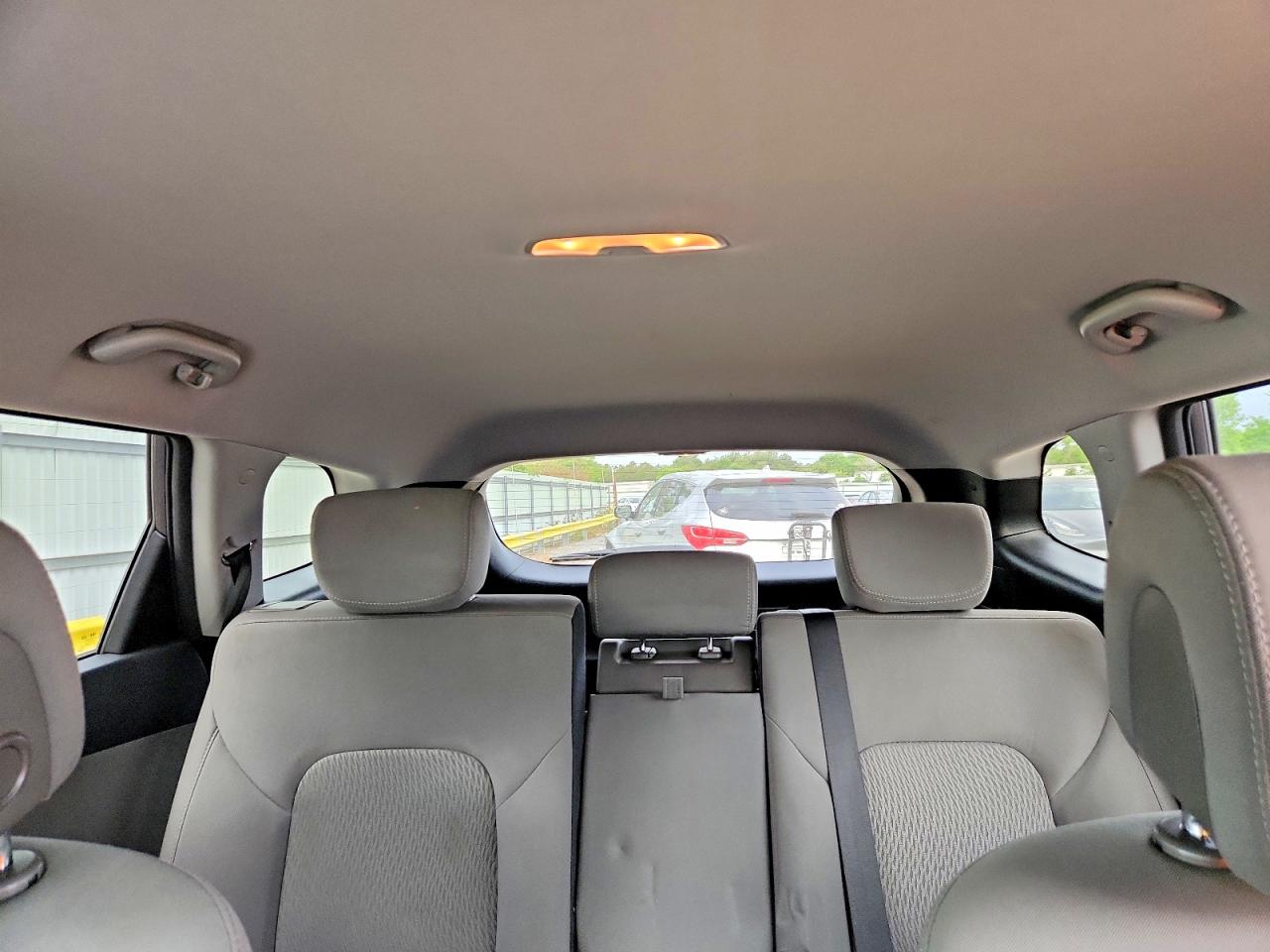 2017 Hyundai Santa Fe Se Серый vin: KM8SMDHF2HU191739