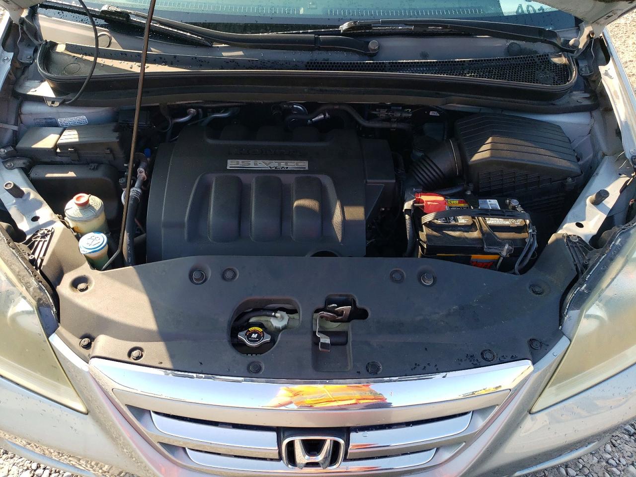 2006 Honda Odyssey Touring Silver vin: 5FNRL38886B085416