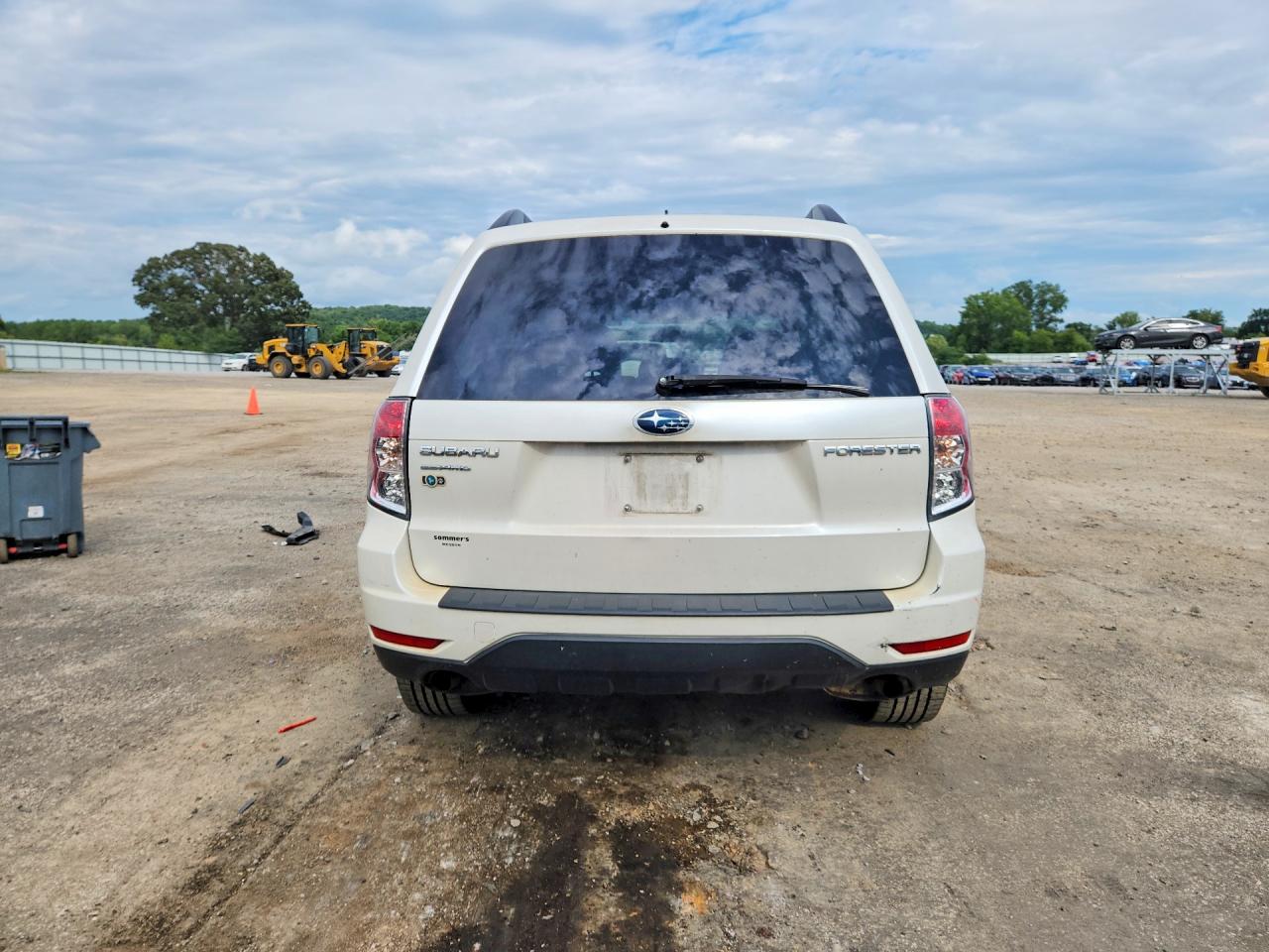 2010 Subaru Forester 2.5x Premium White vin: JF2SH6CC0AH759567