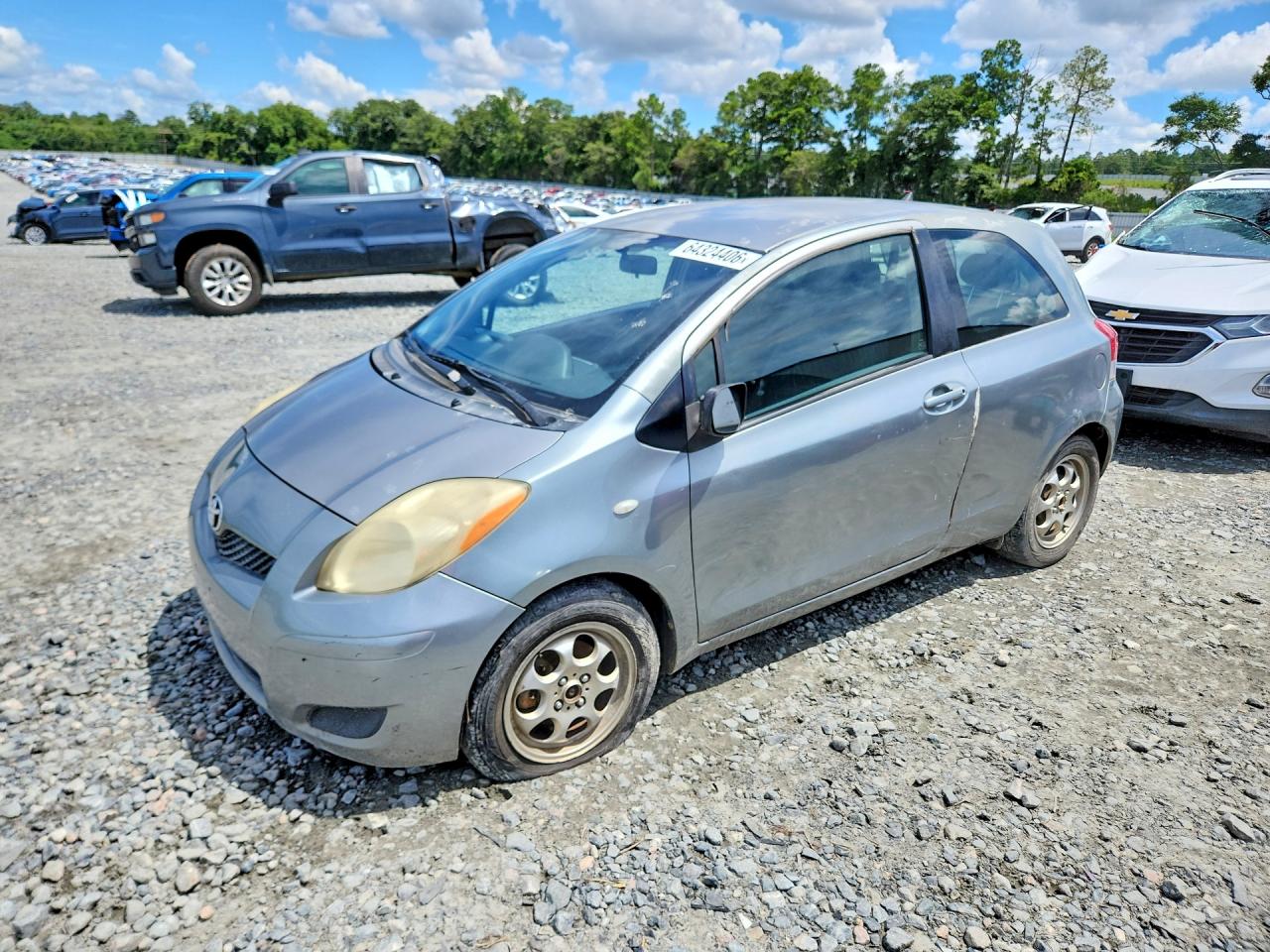 2009 Toyota Yaris Base Silver vin: JTDJT903X95263929