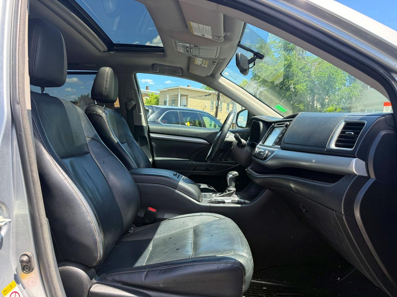 2015 Toyota Highlander Xle Silver vin: 5TDJKRFH3FS075698