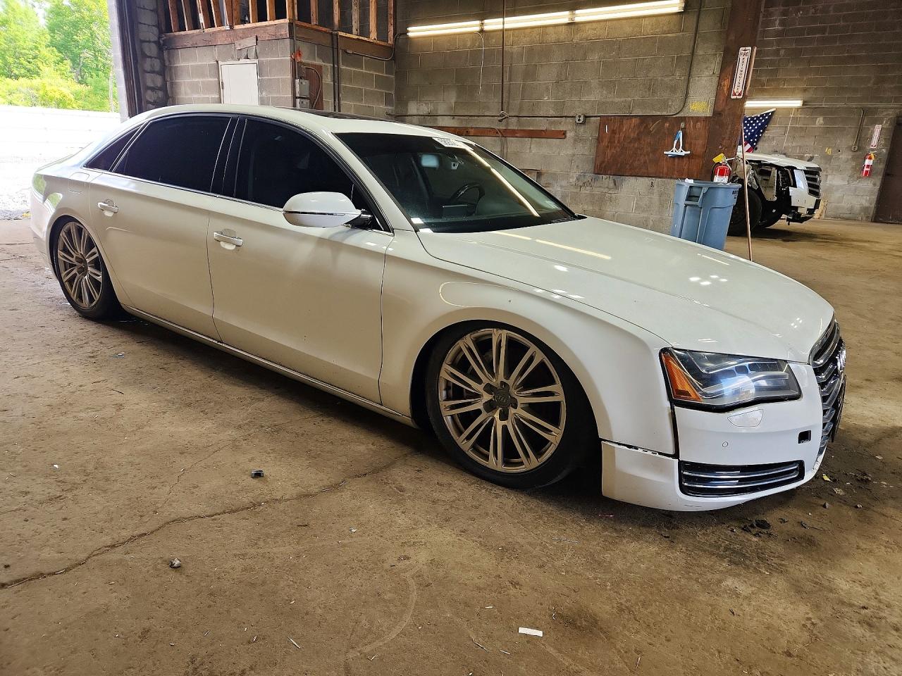 2013 Audi A8 L Quattro Белый vin: WAURGAFD2DN016452