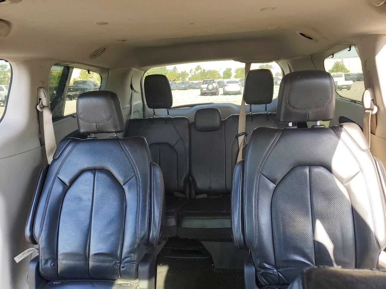 2019 Chrysler Pacifica Touring L Black vin: 2C4RC1BG7KR731614