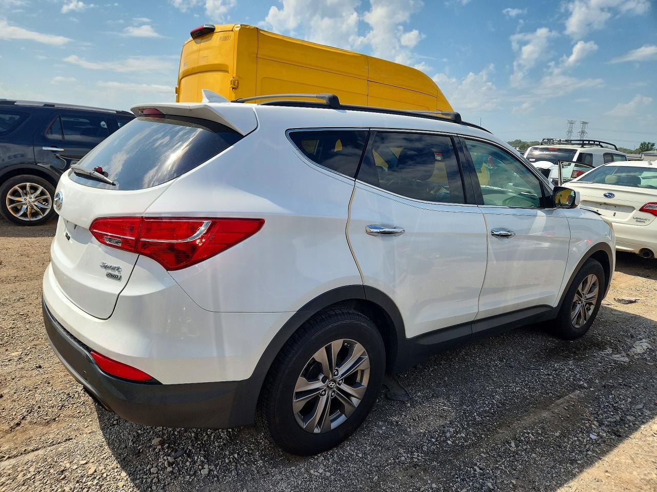 2014 Hyundai Santa Fe Sport White vin: 5XYZUDLB0EG164219