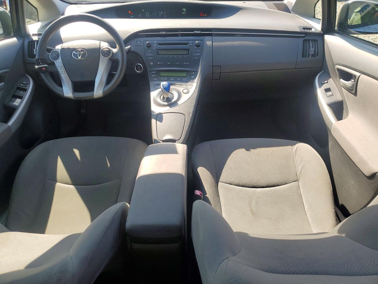 2011 Toyota Prius Three Серебряный vin: JTDKN3DU0B1396095