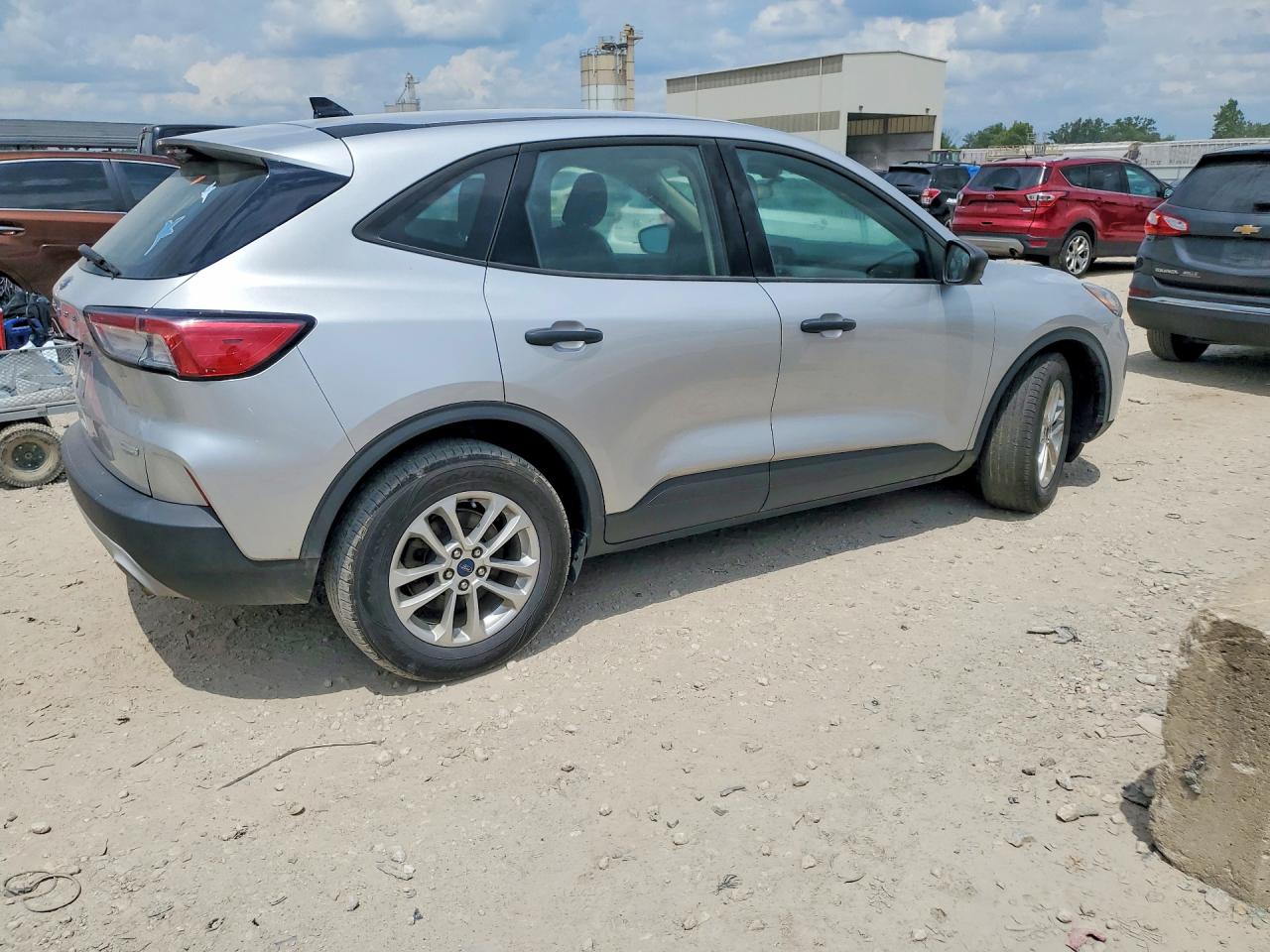 2020 Ford Escape S Серебряный vin: 1FMCU0F63LUA47027