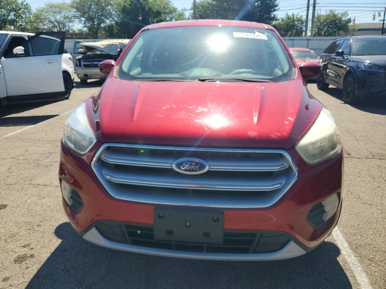 2017 Ford Escape Se Red vin: 1FMCU9GD0HUE45174
